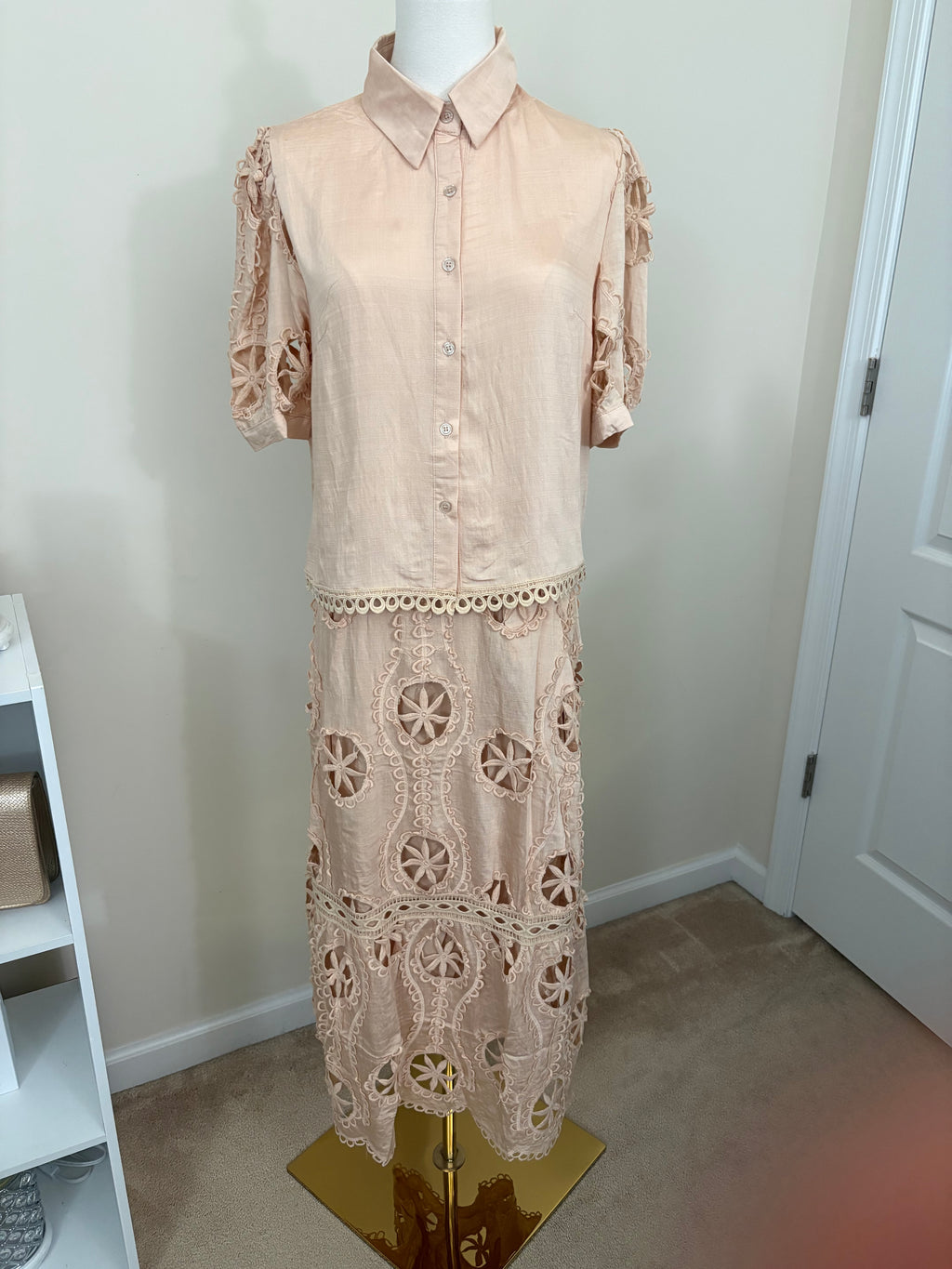 Blusa y Falda Bordado