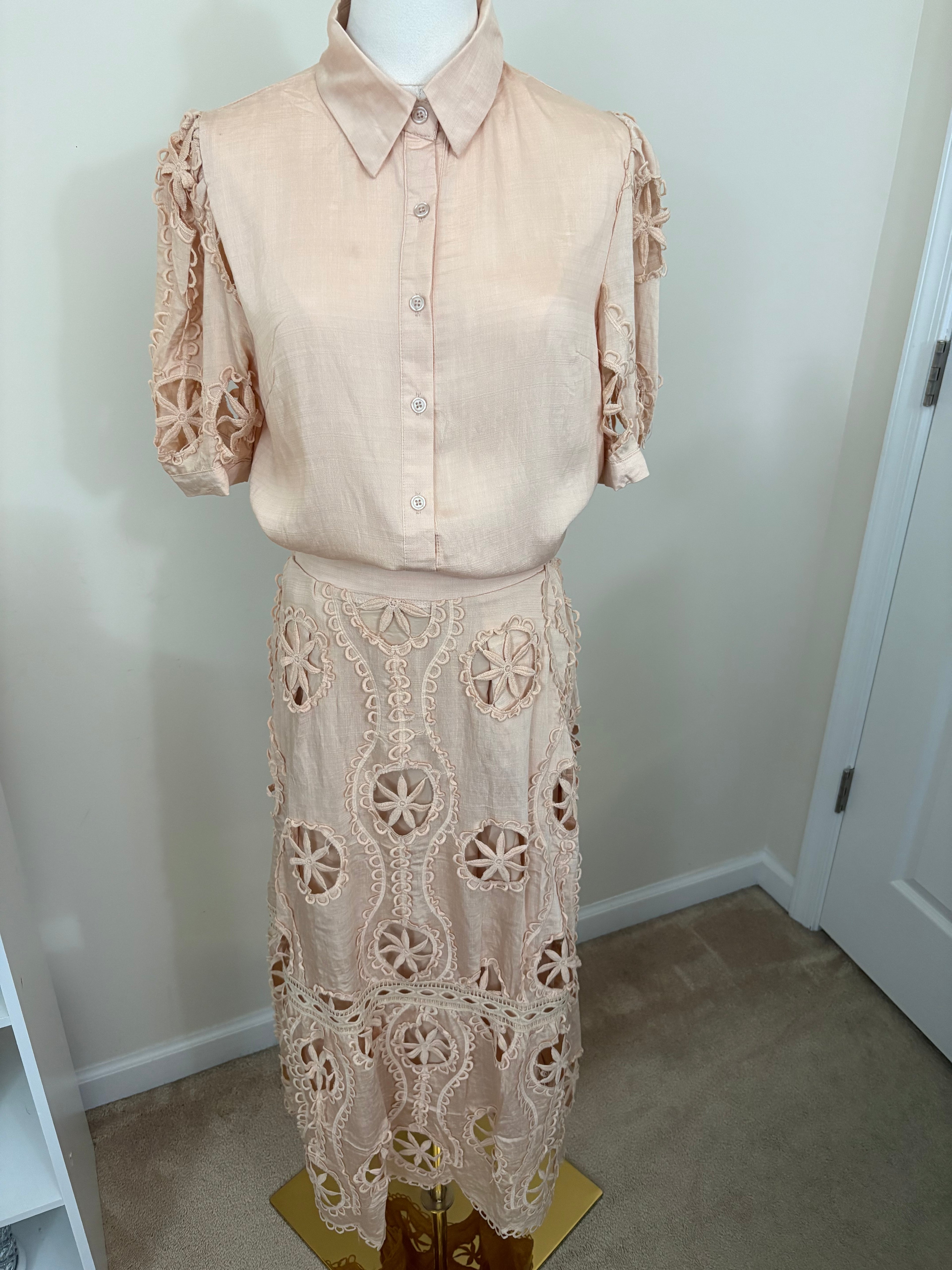 Blusa y Falda Bordado