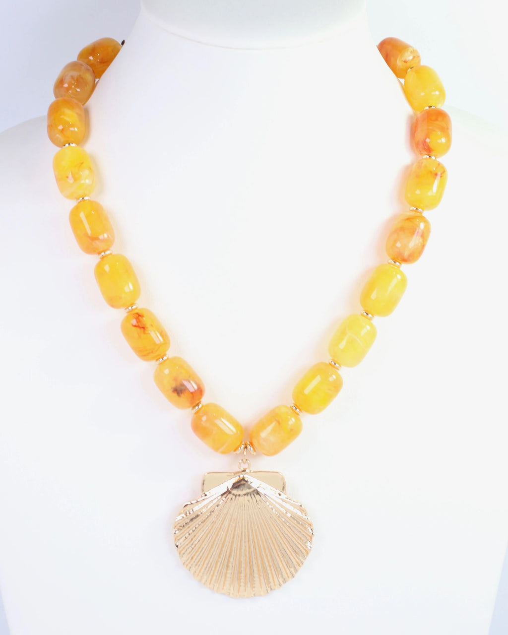 Collar de concha de cuentas de mármol Bega amarillo
